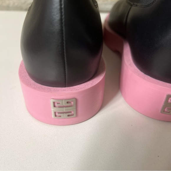 Givenchy Slip on Squared Chelsea ankle boots. - Picture 3 of 8